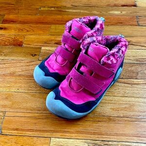 Girls Pink Keen boots